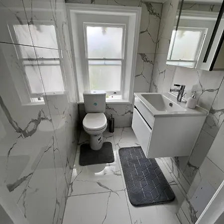 Lovely 2 Bedroom Flat With Roof Terrace In London Nw6 Exterior photo